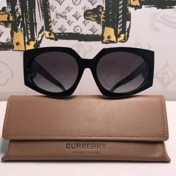 New Authentic Burberry BE4306 3001 Black Sunglasses